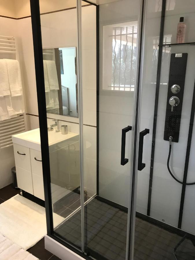 ジヴェルニー Rose Garden Mezzanine Bed & Breakfast エクステリア 写真